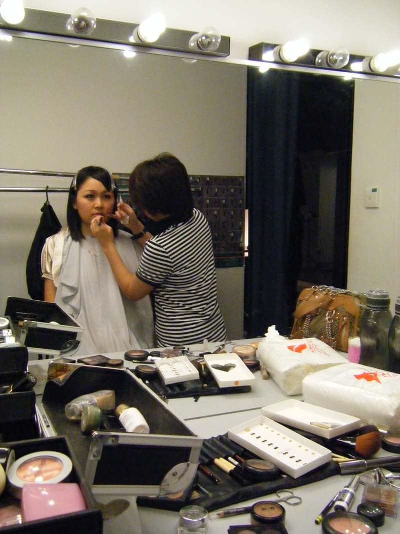 Simply Her Photoshoot (July 2010): Celes having make-up applied on