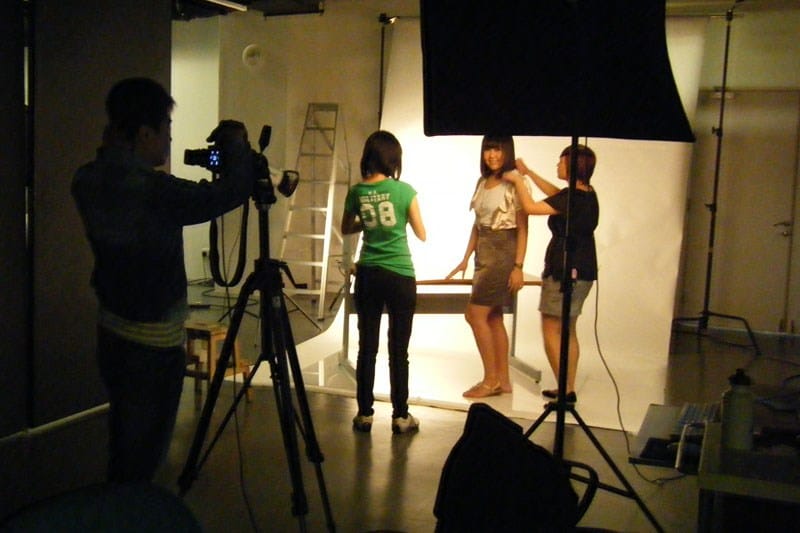 Simply Her Photoshoot (July 2010): Celes getting ready for the shoot